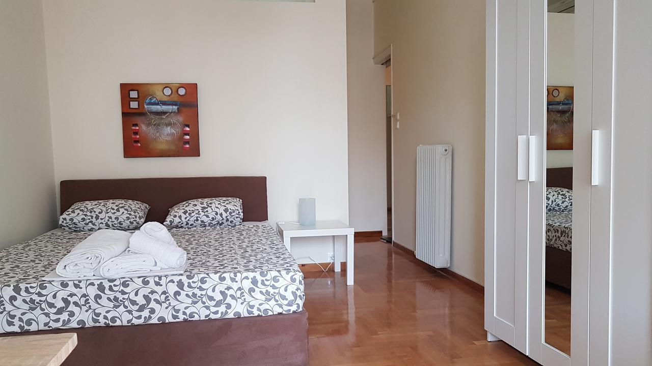 Menta Errathens Apartment - Athens Center, 5 Bd, 2 Bath Exteriör bild