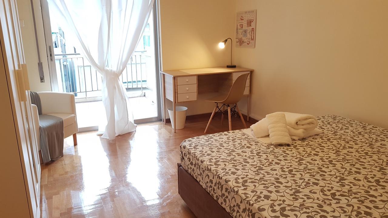 Menta Errathens Apartment - Athens Center, 5 Bd, 2 Bath Exteriör bild