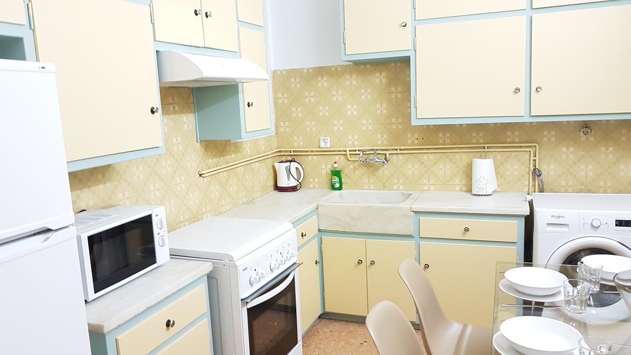 Menta Errathens Apartment - Athens Center, 5 Bd, 2 Bath Exteriör bild