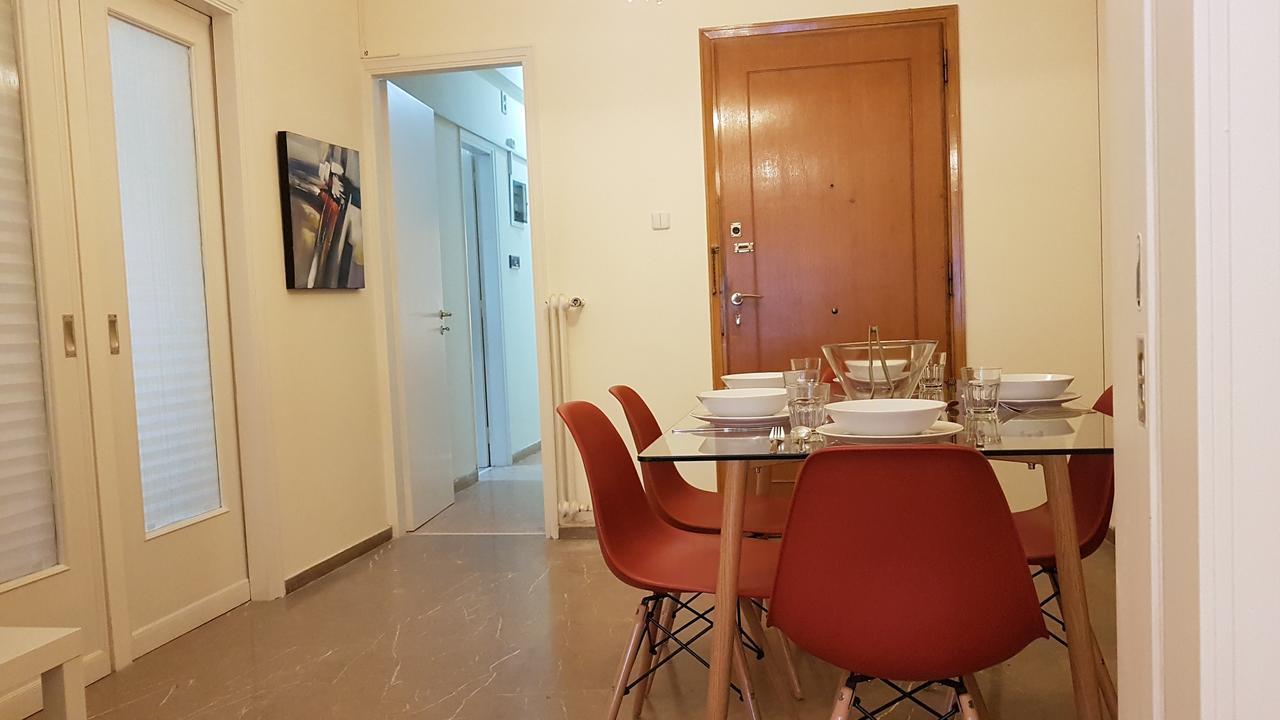 Menta Errathens Apartment - Athens Center, 5 Bd, 2 Bath Exteriör bild